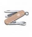 Victorinox 0.6221.202g Couteau lame acier inox manche 5,8 cm Alox quadrillé rose pêche